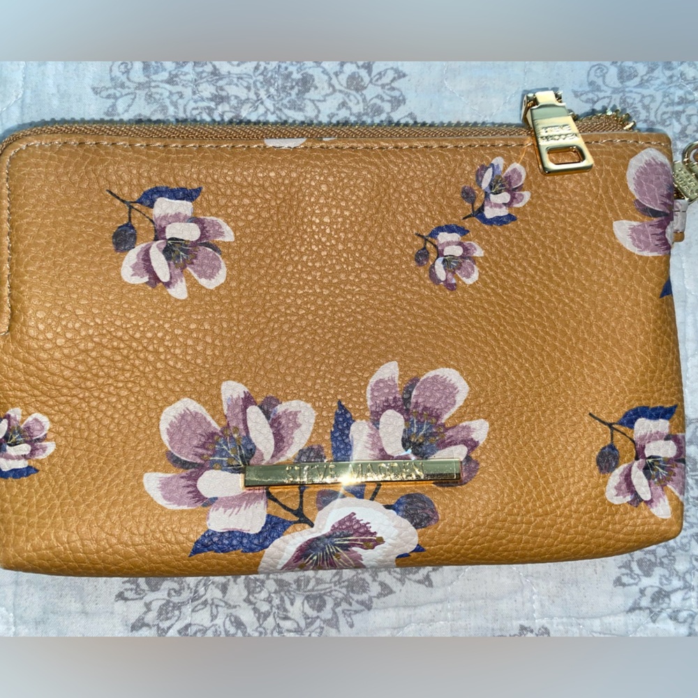 Floral Steve Madden Wristlett NEVER USED!